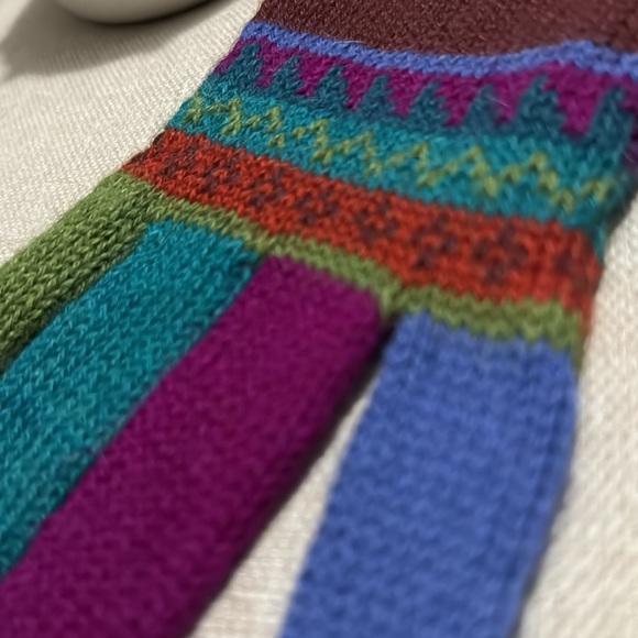 NWT Gloves-Made in Peru-100% Alpaca Yarn-Wmn Sz Sm-Bright Colors-Lightweight - Picture 5 of 10
